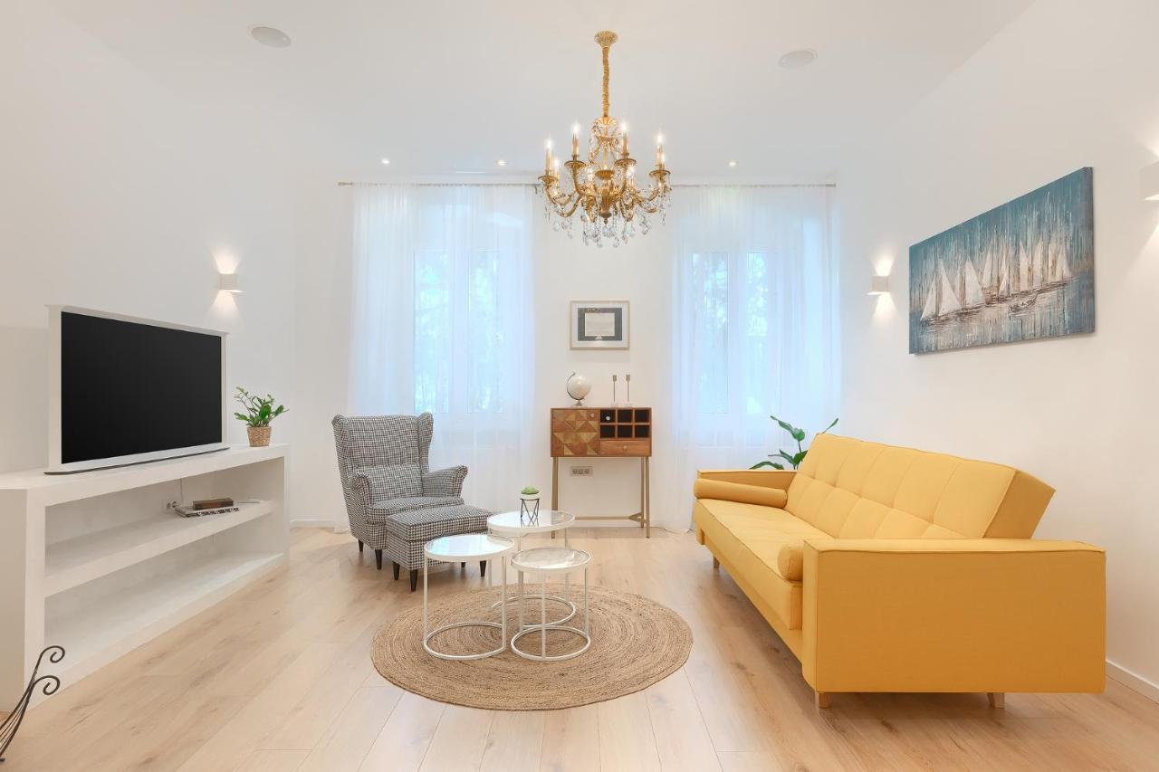 Calafati Apartment With Free Private Parking ริเยกา ภายนอก รูปภาพ